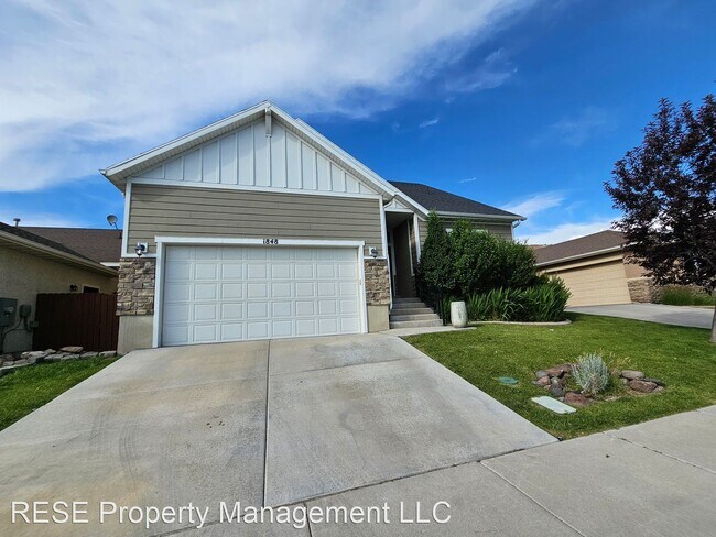 Building Photo - 5 br, 3 bath House - 1848 W Woodview Dr.
