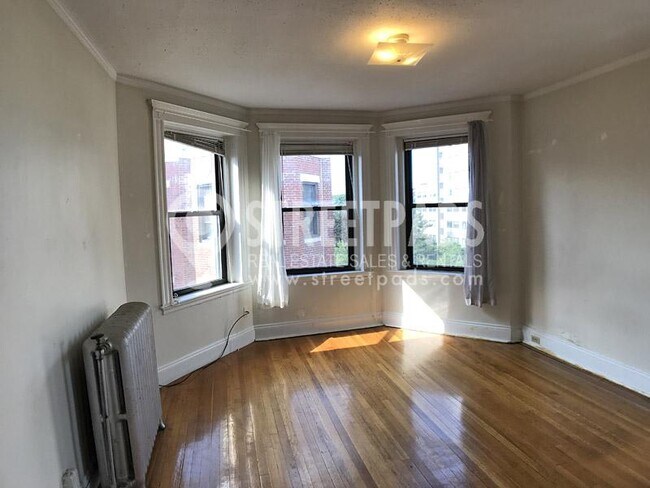 Foto del edificio - bedroom in Malden MA 02148