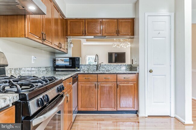 Building Photo - 6533 Tartan Vista Dr