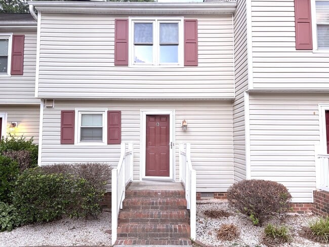 Building Photo - 6813 Glendower Rd
