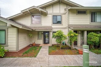 Building Photo - 98-1733-1733 Kaahumanu St