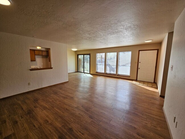 Foto del edificio - (3) Bed/(2) Bath West Norman Duplex! Available NOW!