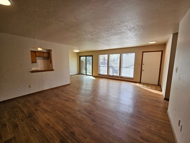 Photo - (3) Bed/(2) Bath West Norman Duplex! Available NOW! House