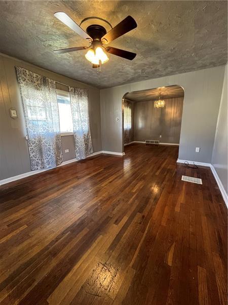 Building Photo - 741 Griffith St