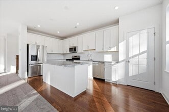 Building Photo - 12 Twelfth St