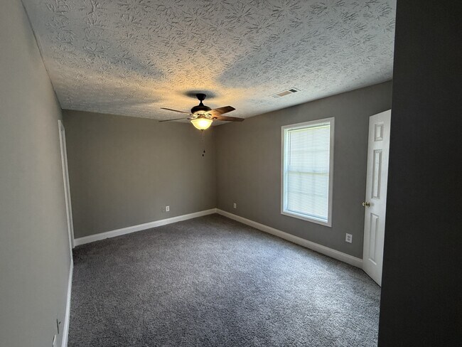 Foto del edificio - 281 Westchester Cir