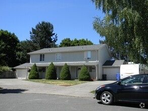 Building Photo - 123 Delta Ct N
