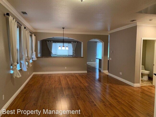 Building Photo - 5 br, 2.5 bath House - 3754 Sailboat Drive