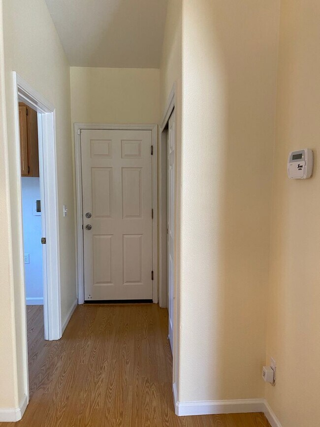 Building Photo - 4 BEDROOM HOME IN BLOSSOM PARK SUBDIVISION...