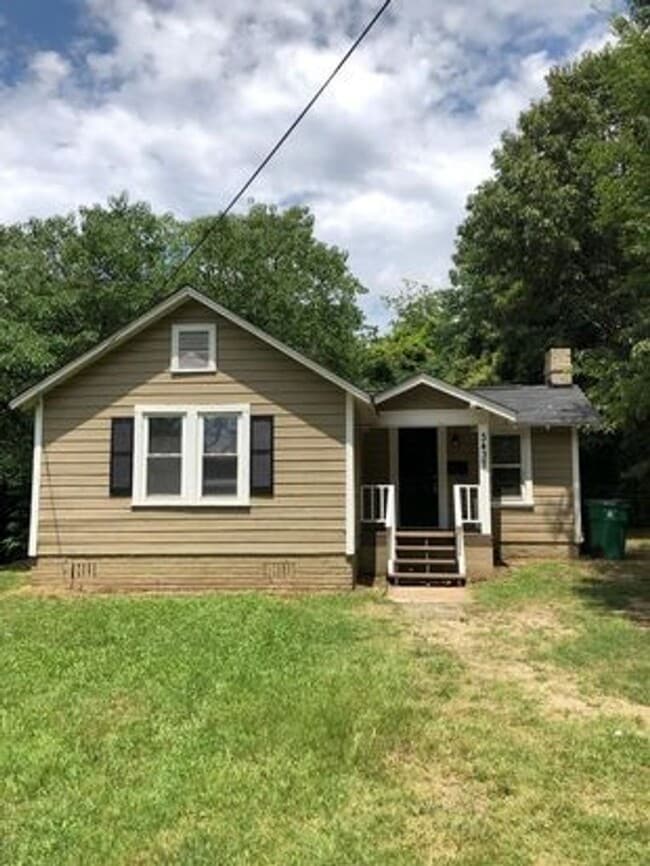 Conveniently Located Charming 2-bedroom 1-... - Conveniently Located Charming 2-bedroom 1-... House