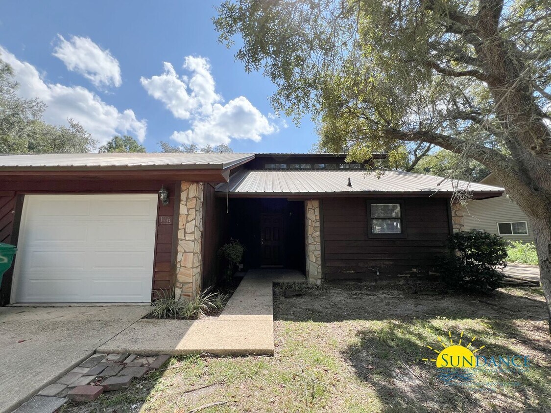 Primary Photo - Updated 3 Bedroom Townhome in Shalimar!
