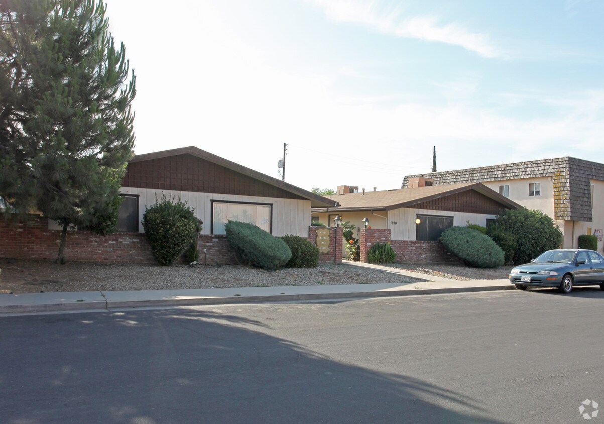 1070 N Bates Ave, Dinuba, CA 93618 Apartments in Dinuba, CA