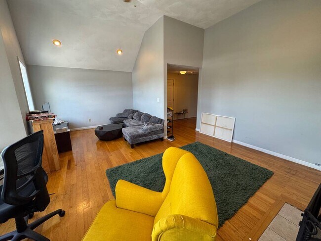 Living Room - 154 Harvard St