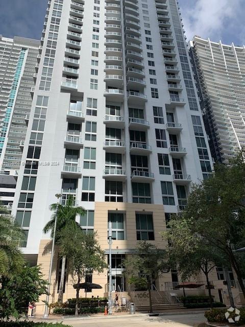 Building Photo - 1050 Brickell Ave