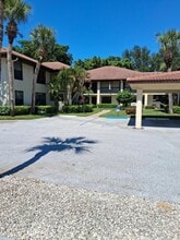 Building Photo - 61 SW South River Dr