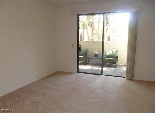 Building Photo - 2571 Plaza del Amo