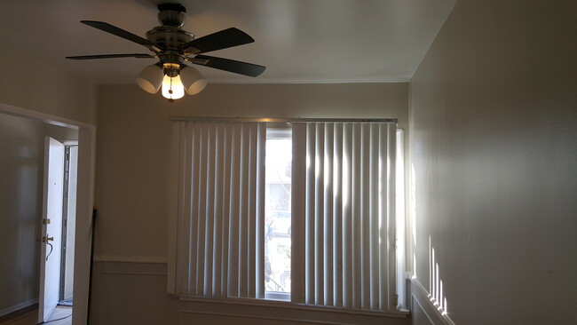Dinning Area - 5017 W 62nd St