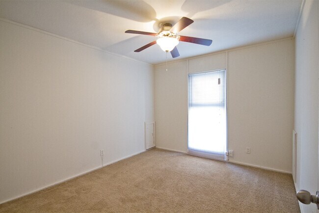 Foto del edificio - 1000 Heights Blvd