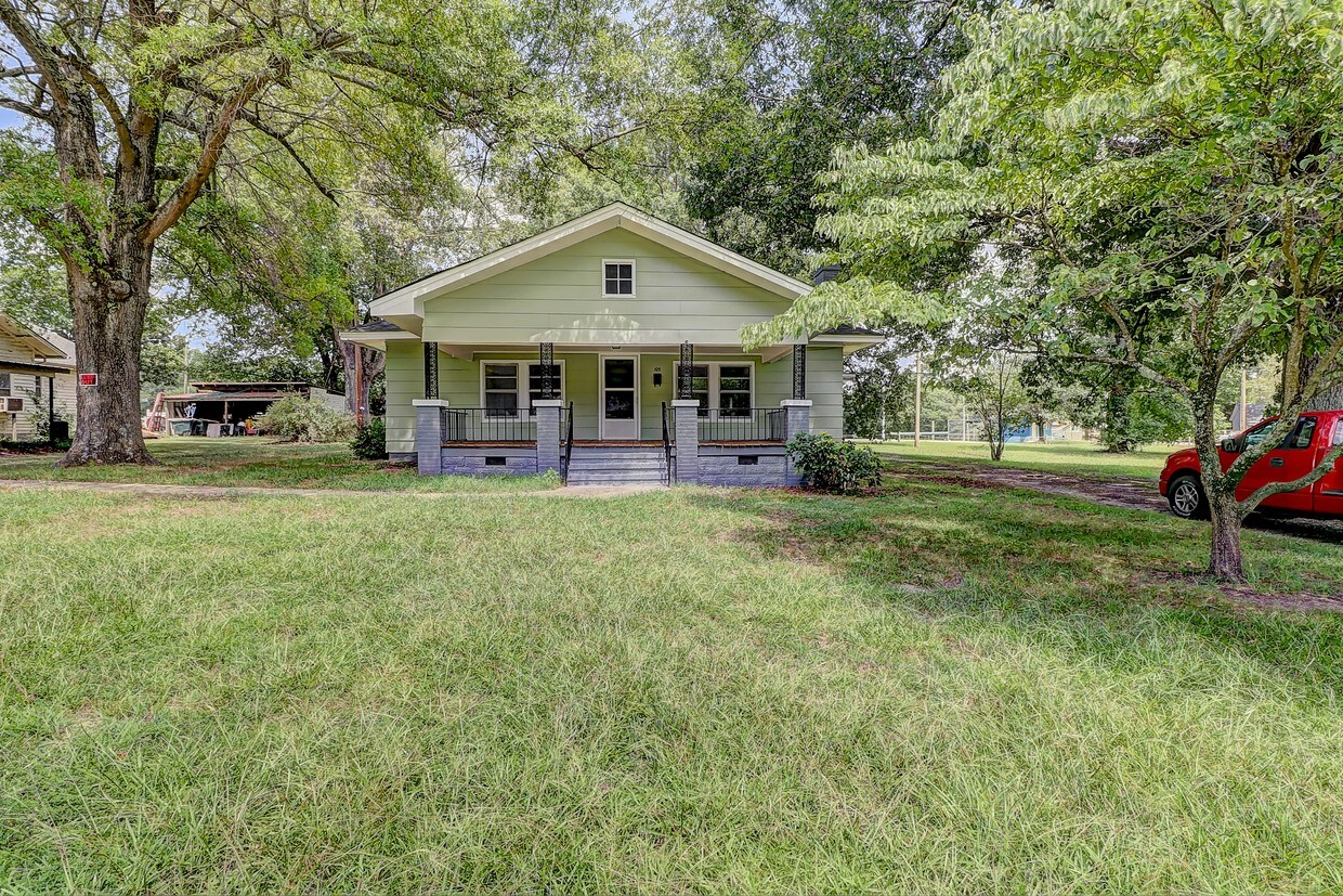 105 S Rudisill Ave, Cherryville, NC 28021 House Rental in Cherryville