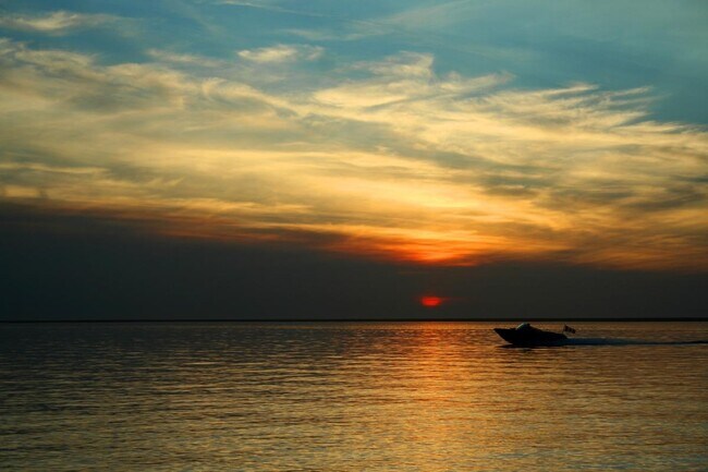 Sunset over Lake Newell