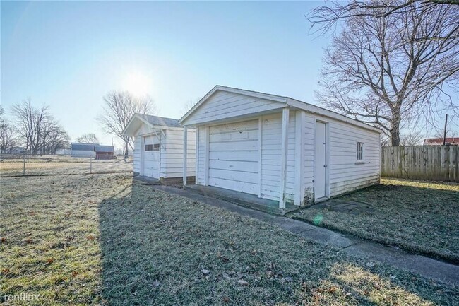 Building Photo - 3 br, 2 bath House - 1807 East Hanna Avenue