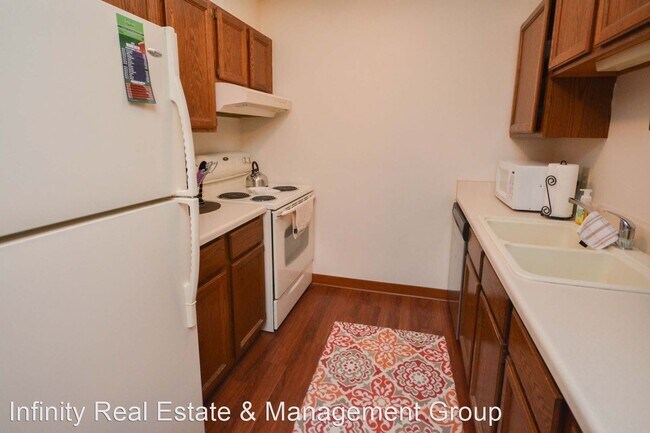 Building Photo - 2 br, 1.5 bath House - 2106 Valleyhigh Dr ...