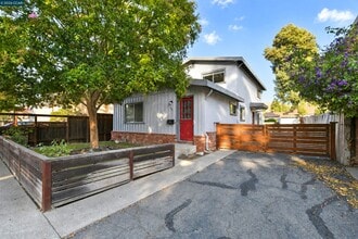 Building Photo - 3121 Alhambra Ave