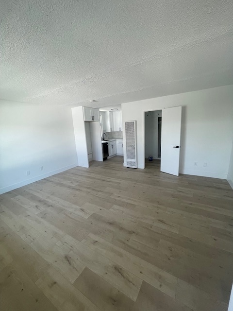 Foto del edificio - 18216 Kingsdale Ave