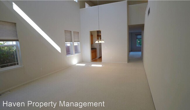 Foto del edificio - 5 br, 3 bath House - 554 Rosario Ave NE