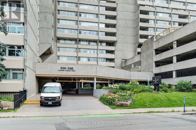 Building Photo - 530 Ave. Laurier