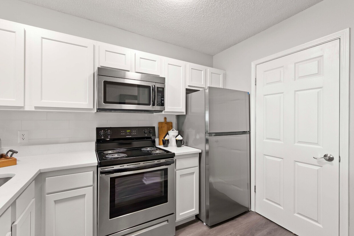 Primary Photo - Coastline Apartments