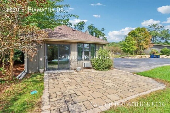 Building Photo - 1 Bedroom/1 Bath House in Wisconsin Dells, WI