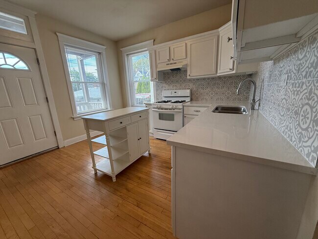 Foto del edificio - 4034 N Monticello Ave