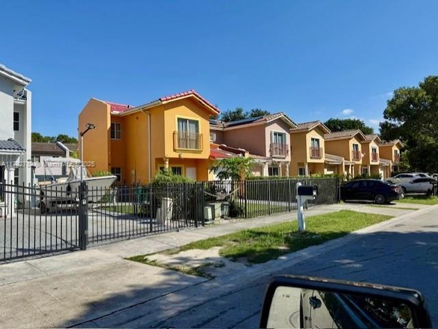 Primary Photo - 621 SW 10th St