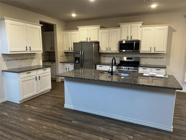 Building Photo - 2165 Barx Dr