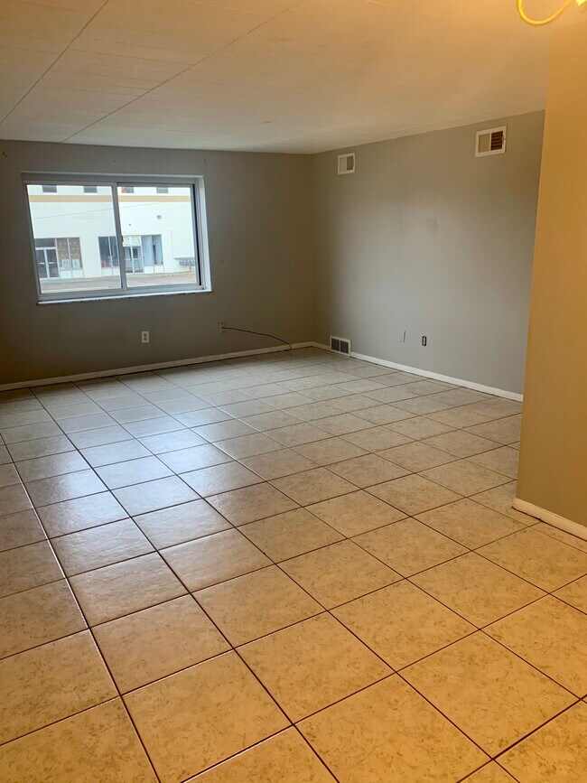 Building Photo - 4153 Kenneth Dr