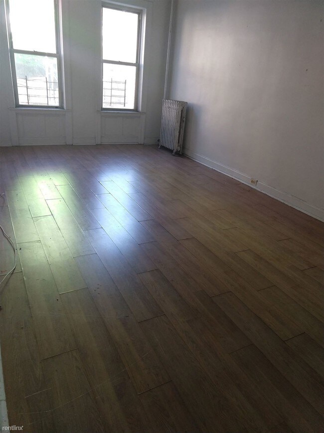 Building Photo - 736 Park Pl