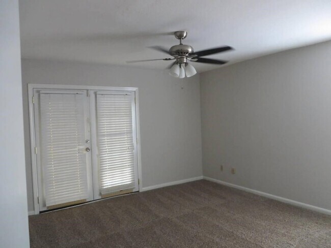 Foto del edificio - 3700 W Clay St