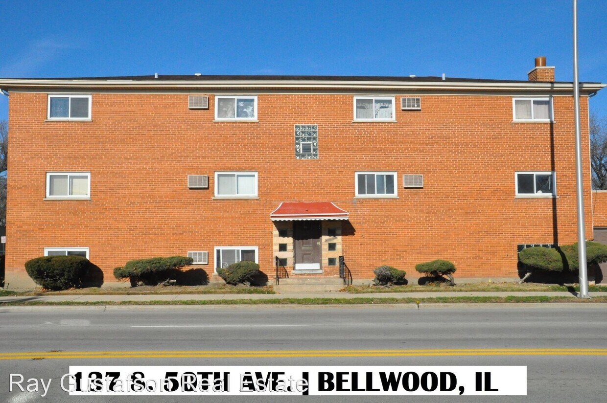 137 50th Ave, Bellwood, IL 60104 Room for Rent in Bellwood, IL