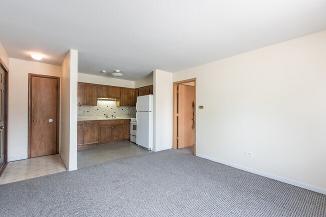 Building Photo - 8100 W 95th St
