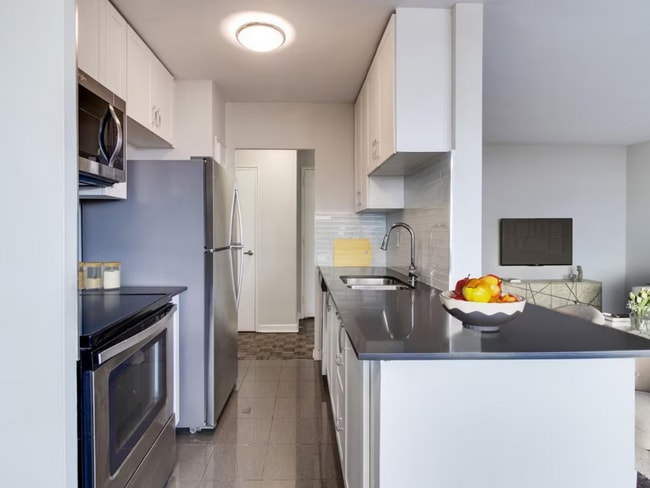 Building Photo - Weston Road Apartments