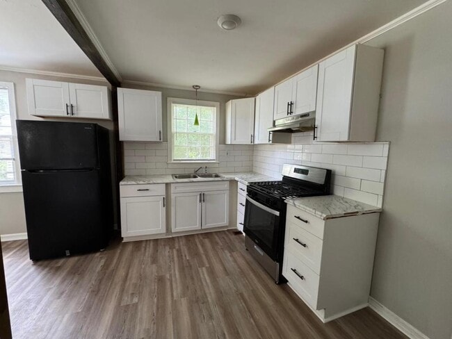 Building Photo - 1330 Macon Ave