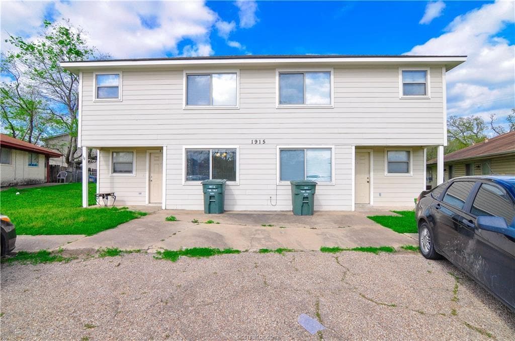 1915 Pine Tree Dr, Bryan, TX 77802 Townhome Rentals in Bryan TX