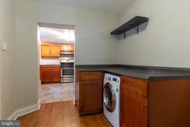 Foto del edificio - 2221 E Albert St
