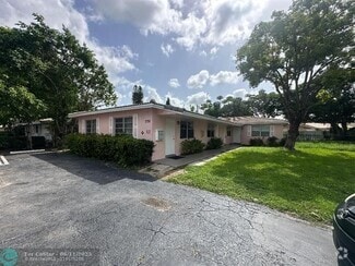 Building Photo - 3791 Riverside Dr