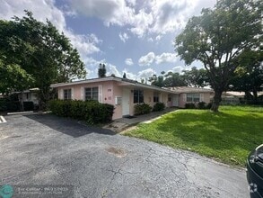 Building Photo - 3791 Riverside Dr