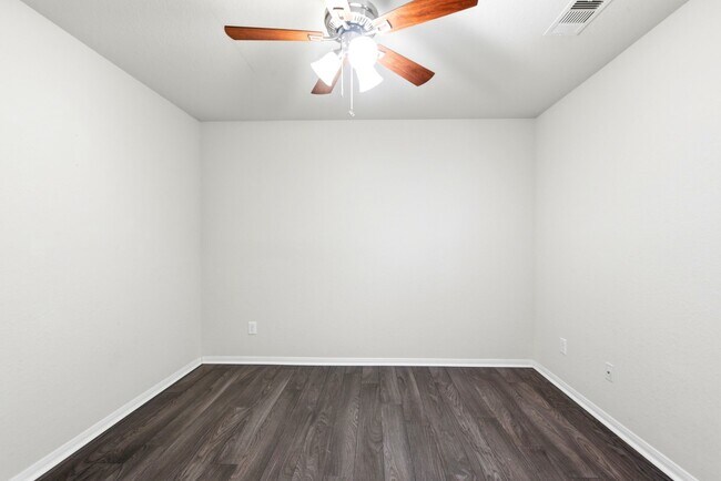 Foto del edificio - 15002 Miller Meadows Ln