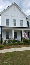 Building Photo - 121 Summer Tanager Dr