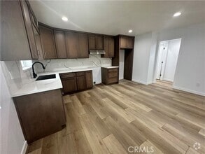 Building Photo - 1318 W 131st St