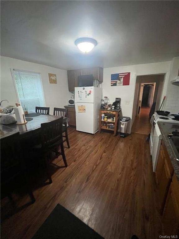 Foto del edificio - 9 Kelly Hill Rd